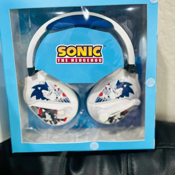 New Sonic wireless gaming HEADSET Bluetooth, cushioned ear cups all day comfort - Picture 1 of 5